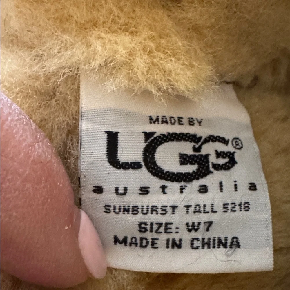 UGG Shearling Lined Leather boots, cuff rolls down or up. - Picture 3 of 8